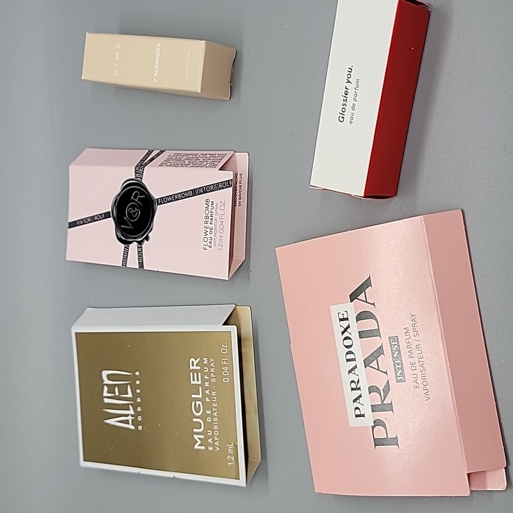 Women's 17 pc. Fragrance Sampler - Picture 8 of 9
